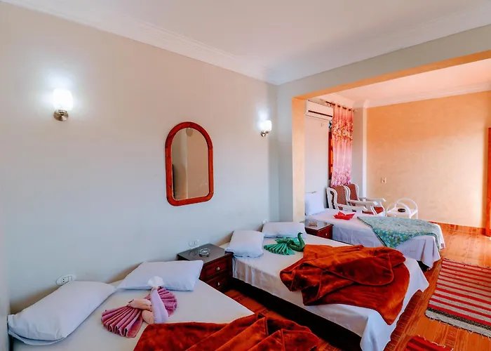 Gina Motel 2*